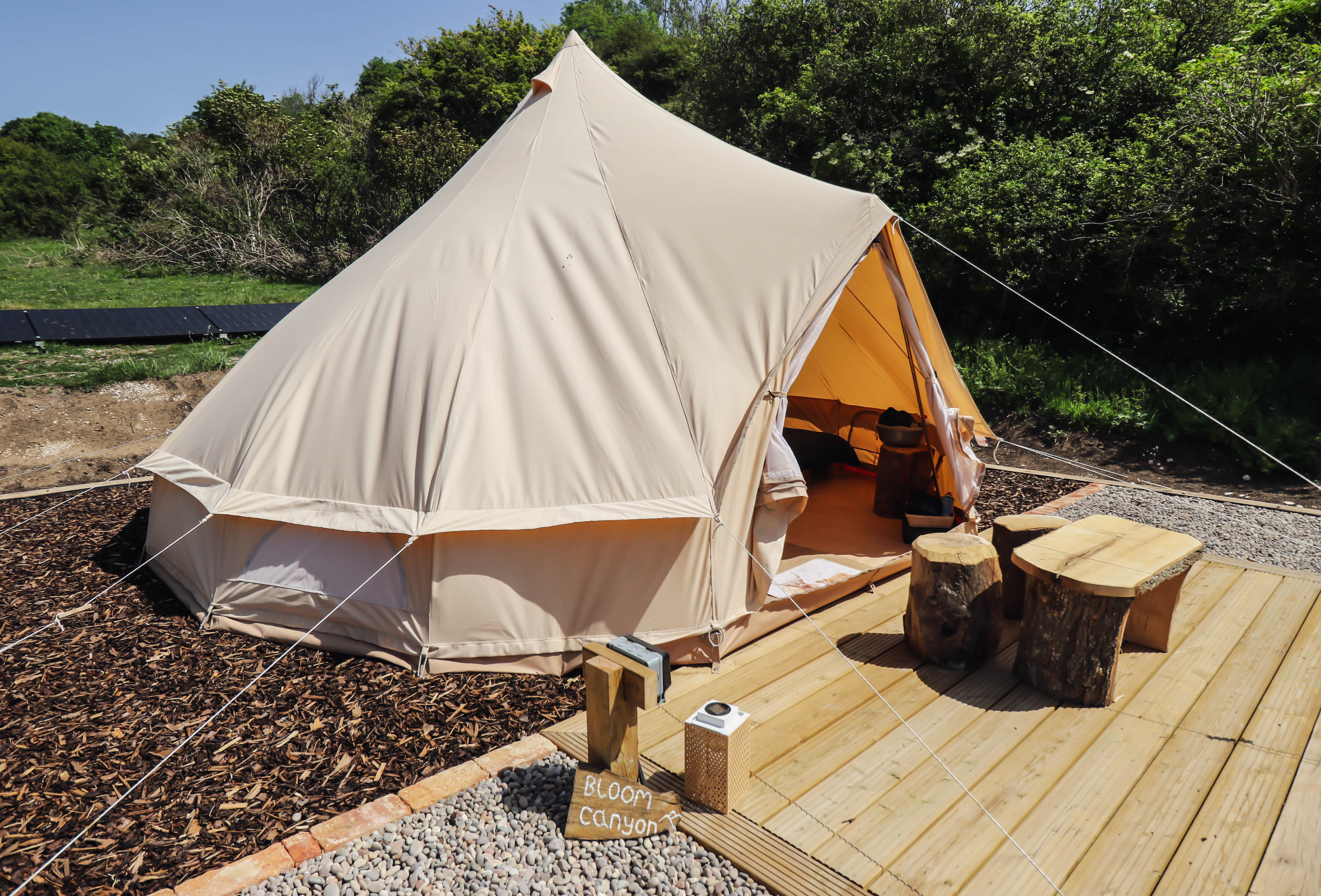 Bluebell Hideaway (Glamping Bell Tent)
