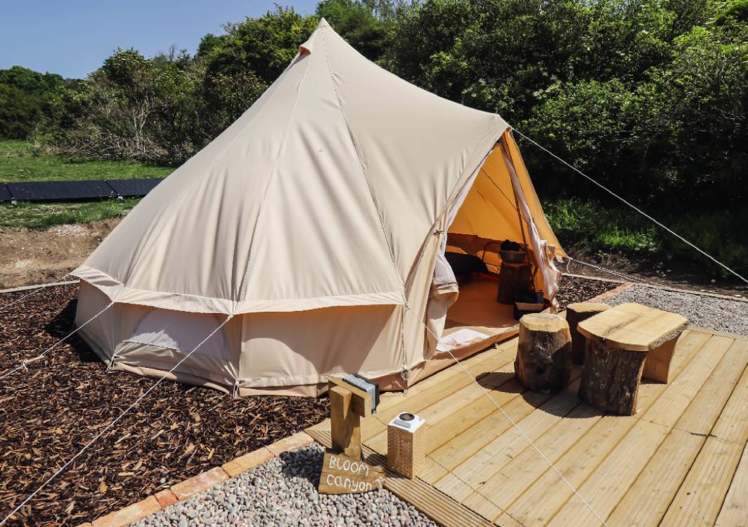 Bluebell Hideaway (Glamping Bell Tent)