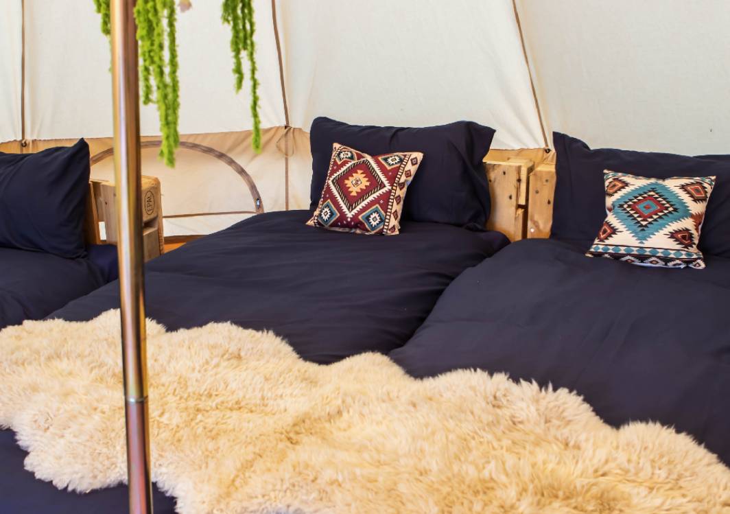 Bluebell Hideaway (Glamping Bell Tent)
