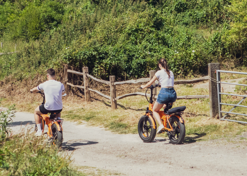 Caravans, campervans tents welcome at alfriston camping park